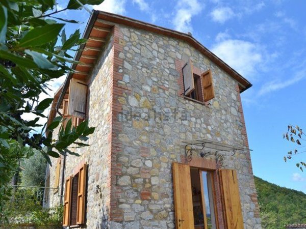 casa indipendente in vendita a Ficulle in zona Olevole