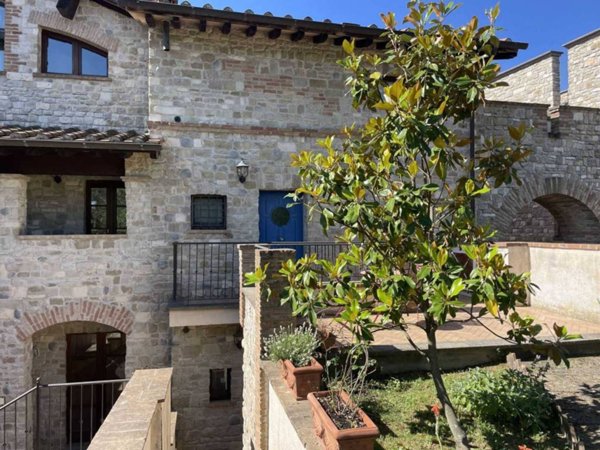casa indipendente in vendita a Ficulle
