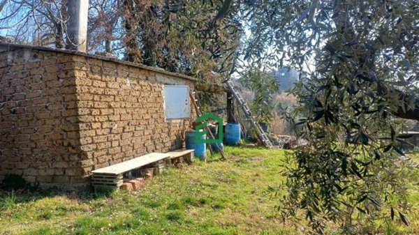 locale commerciale in vendita a Giove