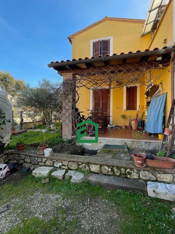 casa indipendente in vendita a Giove