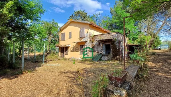 casa indipendente in vendita a Giove