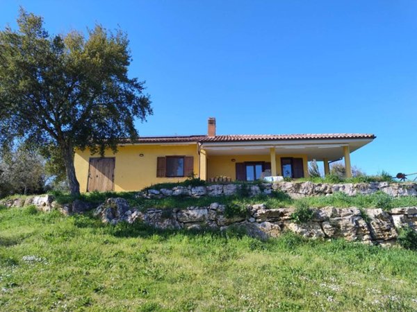 casa indipendente in vendita a Giove