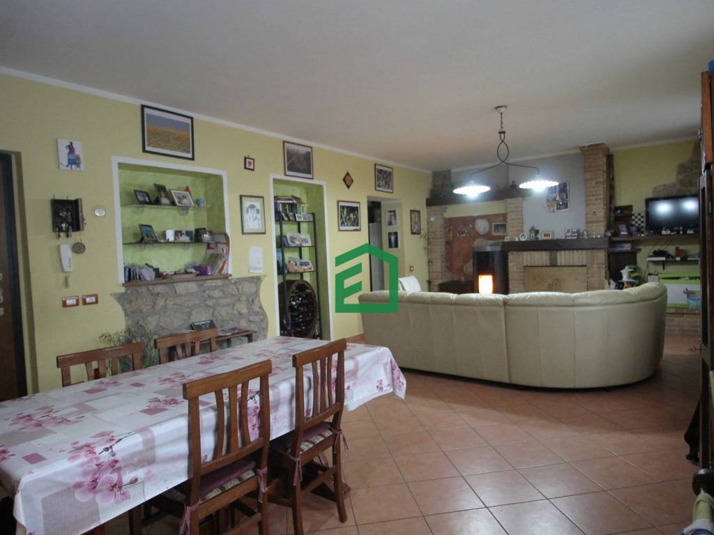 casa indipendente in vendita a Giove