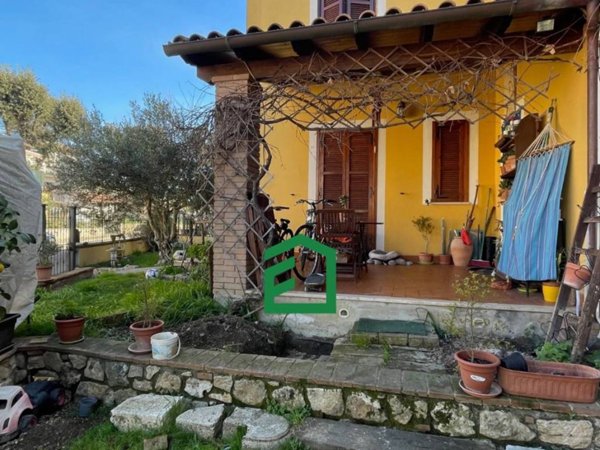 casa indipendente in vendita a Giove