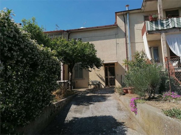 casa semindipendente in vendita a Giove