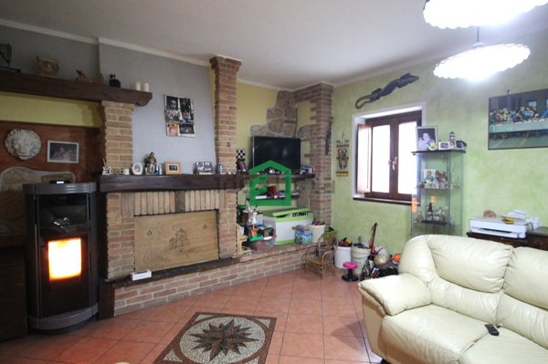 casa indipendente in vendita a Giove