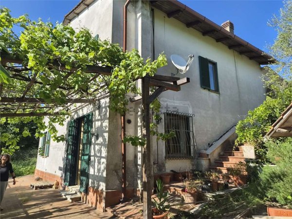 casa indipendente in vendita a Giove