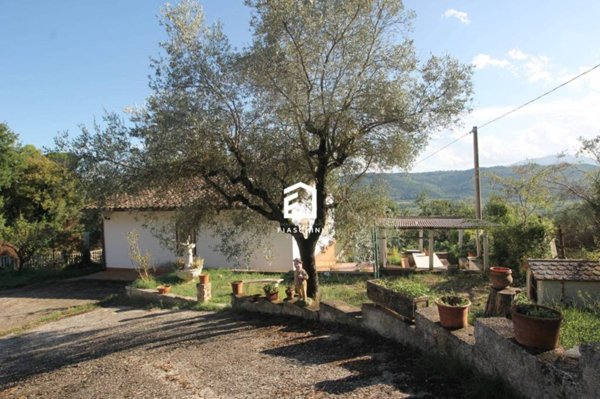 casa indipendente in vendita a Giove