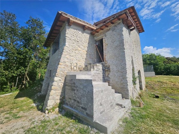 casa indipendente in vendita a Giove
