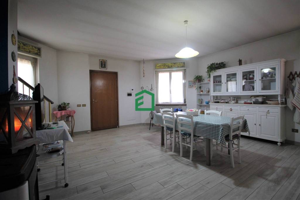 casa indipendente in vendita a Guardea