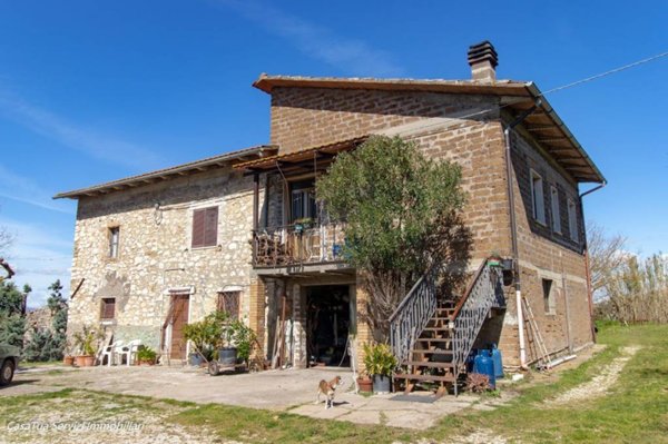 casa indipendente in vendita a Guardea