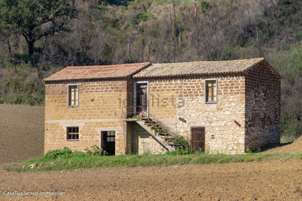 casale in vendita a Guardea