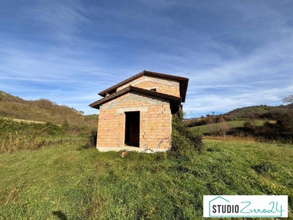 casa indipendente in vendita a Guardea