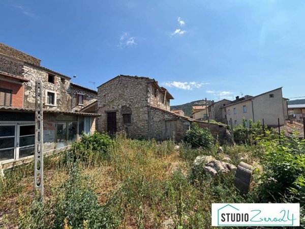 casa indipendente in vendita a Guardea