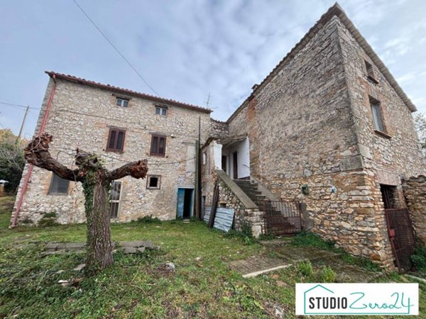 casa indipendente in vendita a Guardea