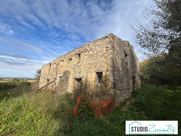casa indipendente in vendita a Guardea in zona Poggio