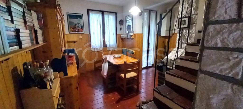 casa indipendente in vendita a Guardea