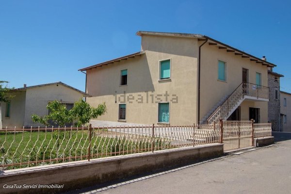 casa indipendente in vendita a Guardea