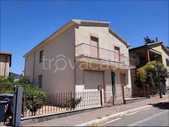 casa indipendente in vendita a Guardea
