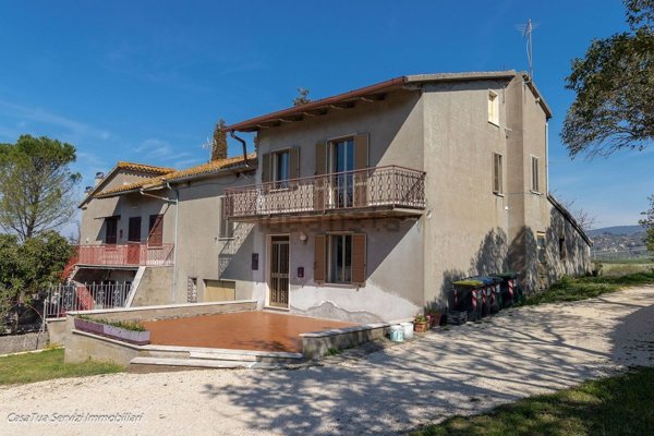 casa indipendente in vendita a Guardea