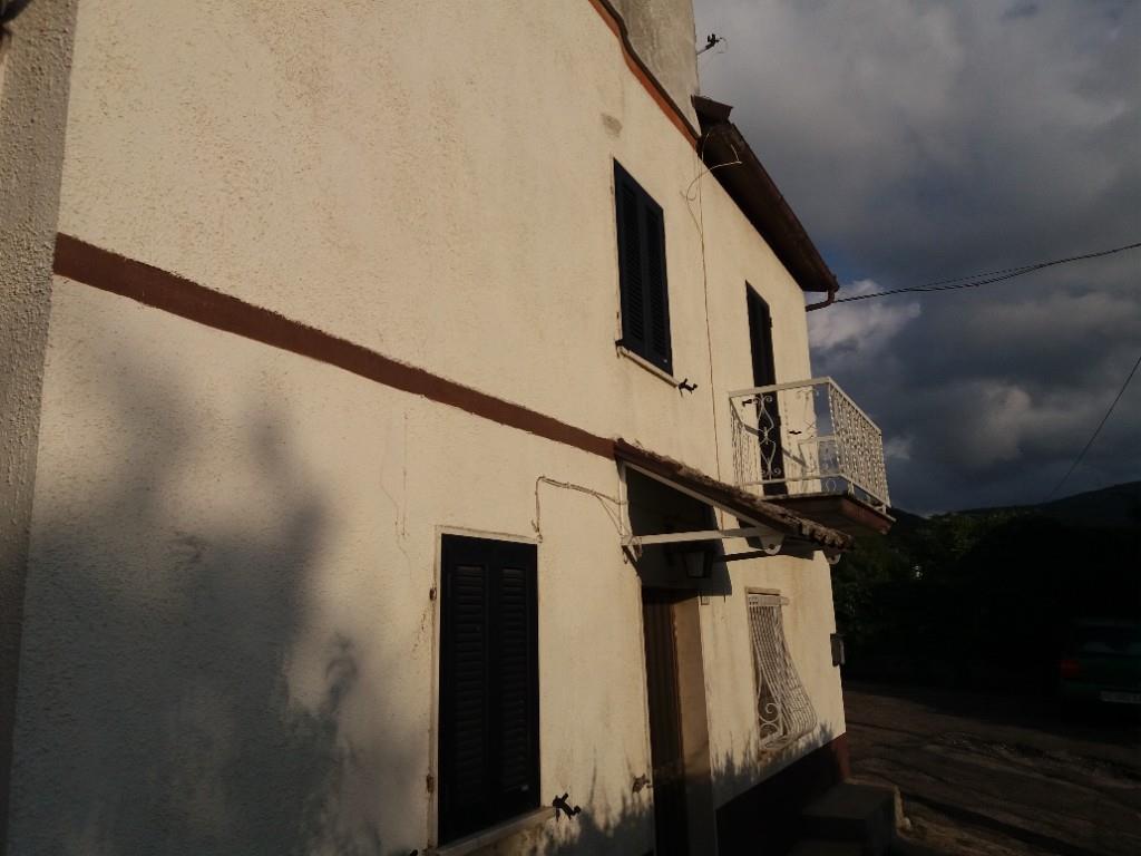 casa indipendente in vendita a Guardea in zona Cocciano