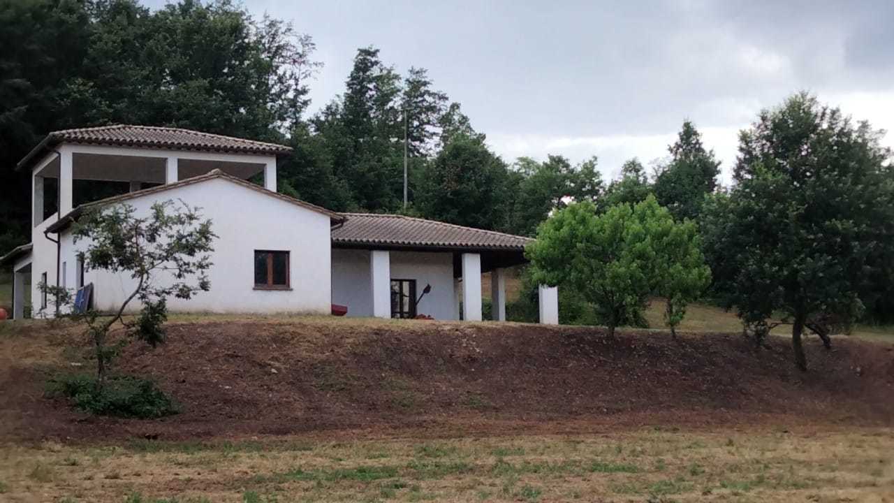 casa indipendente in vendita a Guardea in zona Frattuccia