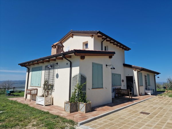casa indipendente in vendita a Guardea