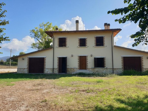 casa indipendente in vendita a Guardea