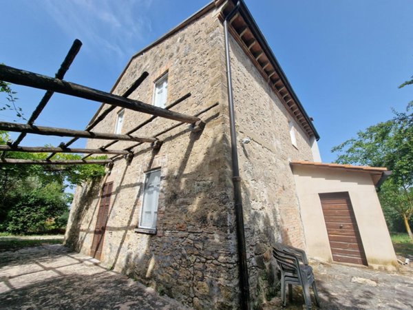casa indipendente in vendita a Guardea in zona Poggio