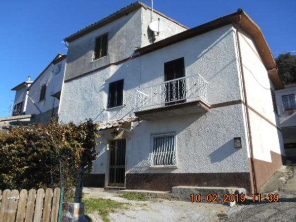 quadrivano in vendita a Guardea in zona Cocciano