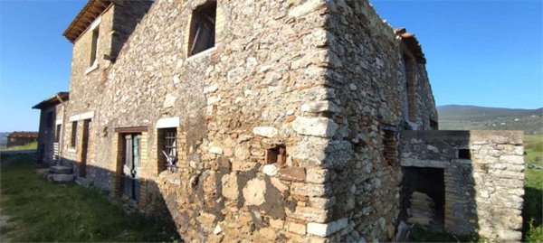 quadrivano in vendita a Guardea