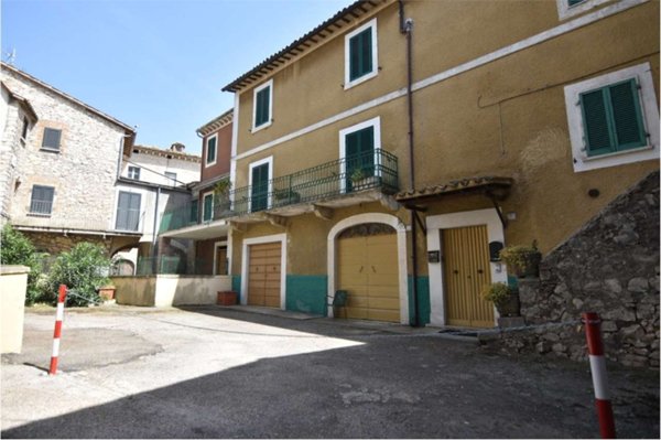 casa semindipendente in vendita a Guardea