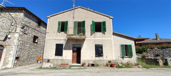 casa indipendente in vendita a Guardea