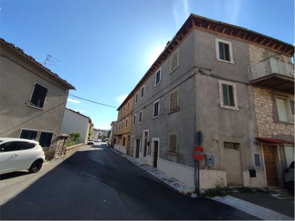 casa semindipendente in vendita a Guardea