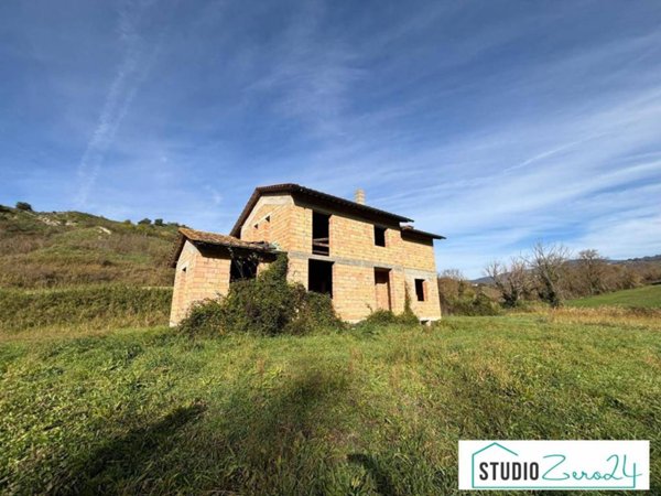 casa indipendente in vendita a Guardea