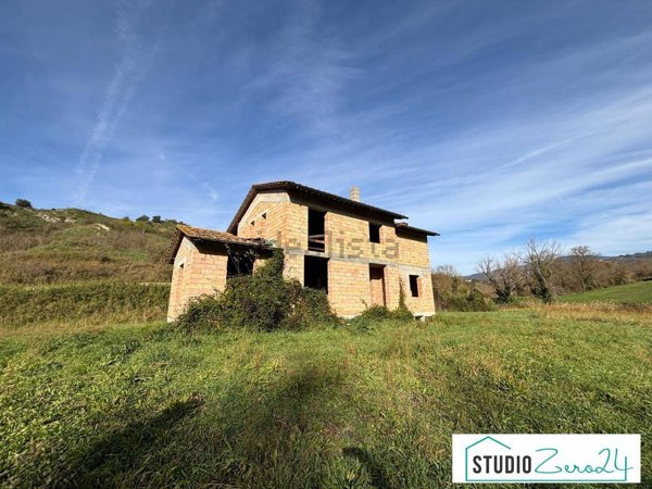 casa indipendente in vendita a Guardea