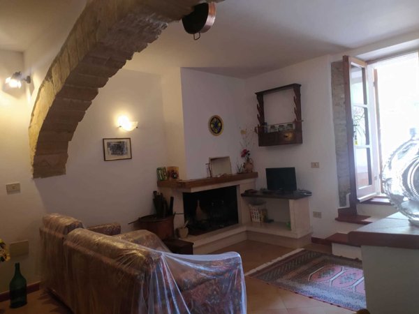casa semindipendente in vendita a Guardea