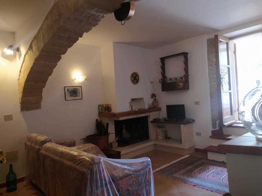 casa indipendente in vendita a Guardea