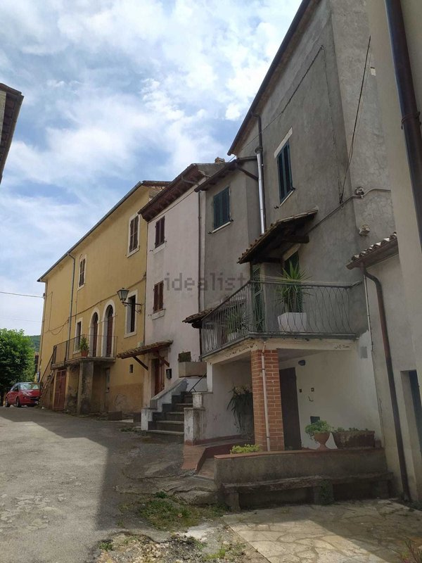 casa semindipendente in vendita a Guardea