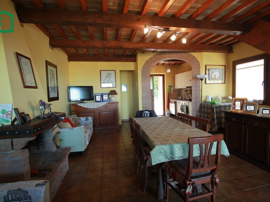 casa indipendente in vendita a Guardea