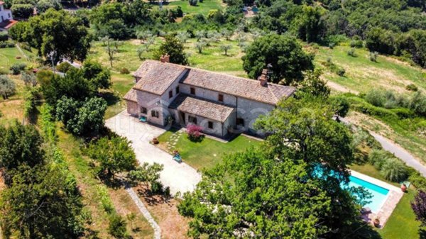 casa indipendente in vendita a Guardea