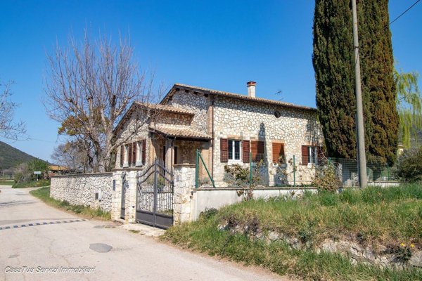 casa indipendente in vendita a Guardea