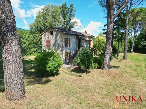 casale in vendita a Guardea