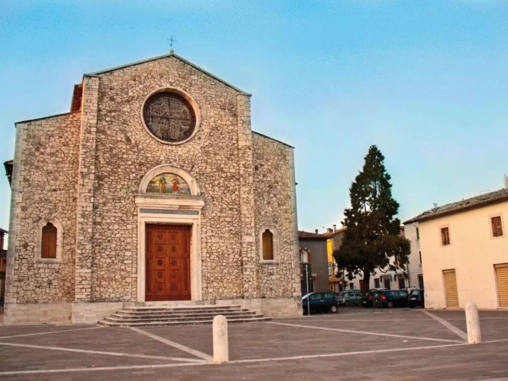 casa indipendente in vendita a Guardea
