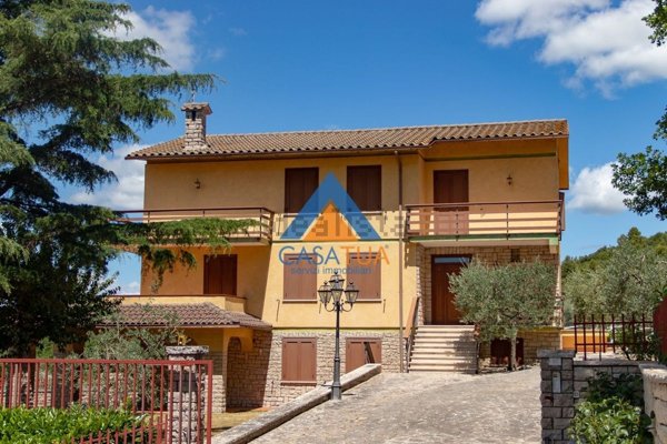 casa indipendente in vendita a Guardea