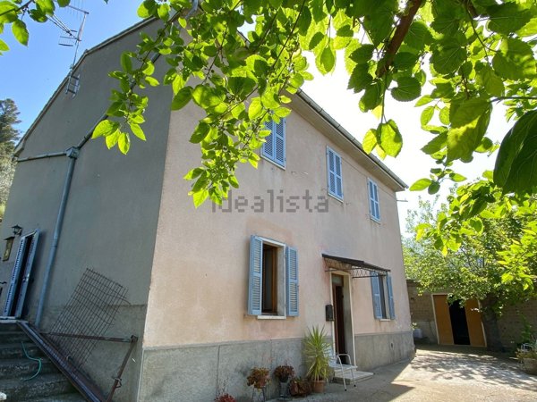 casa indipendente in vendita a Guardea