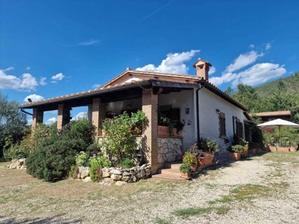 casa indipendente in vendita a Guardea in zona Cocciano