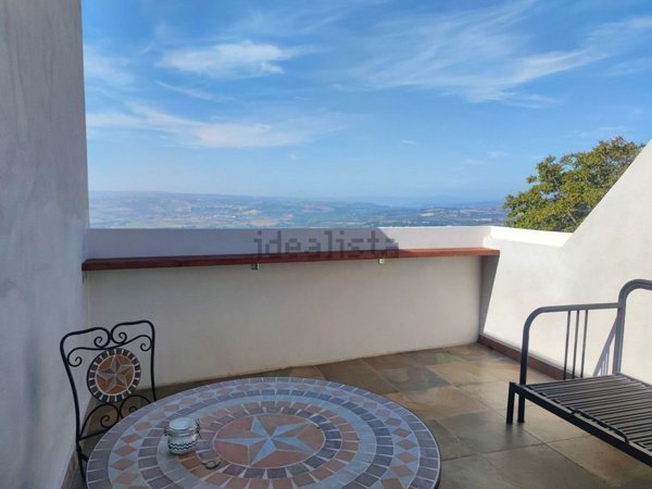 casa indipendente in vendita a Guardea