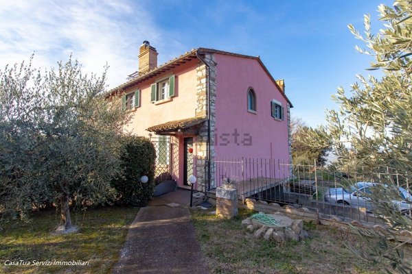 casa indipendente in vendita a Guardea