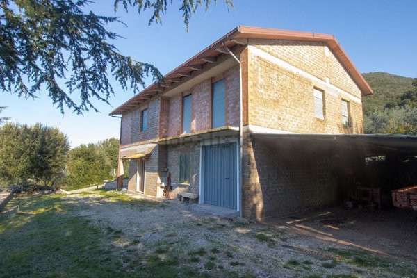 casa indipendente in vendita a Guardea
